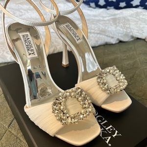 BADGLEY MISCHKA Nixie Peep Toe Stiletto Sandal in Soft White Size 7